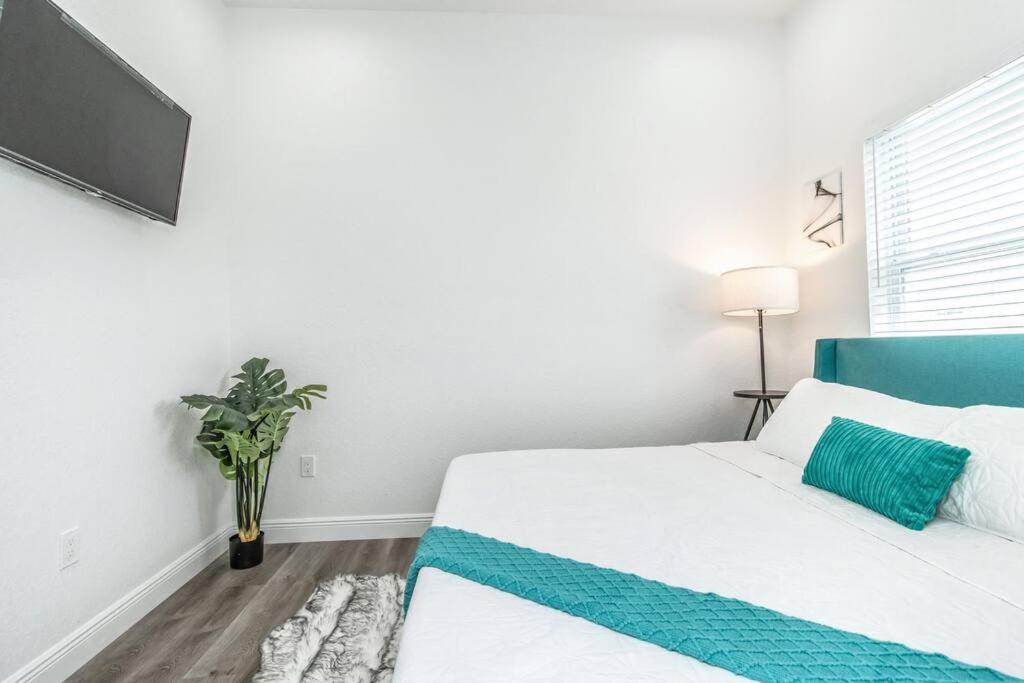 2Br Spacious House In Heart Of West Τάμπα Εξωτερικό φωτογραφία